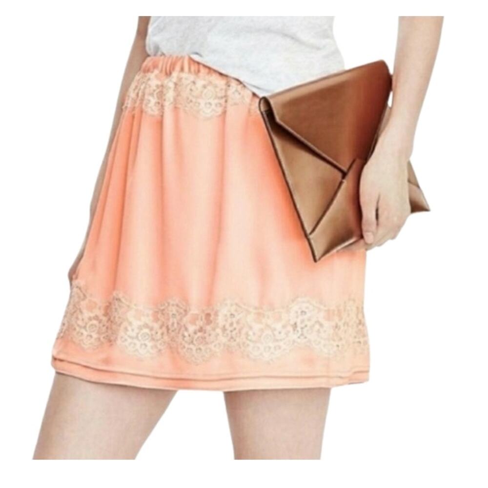 Banana Republic Peach With Ivory  Lace Detail Mini Skirt Size Small NWOT